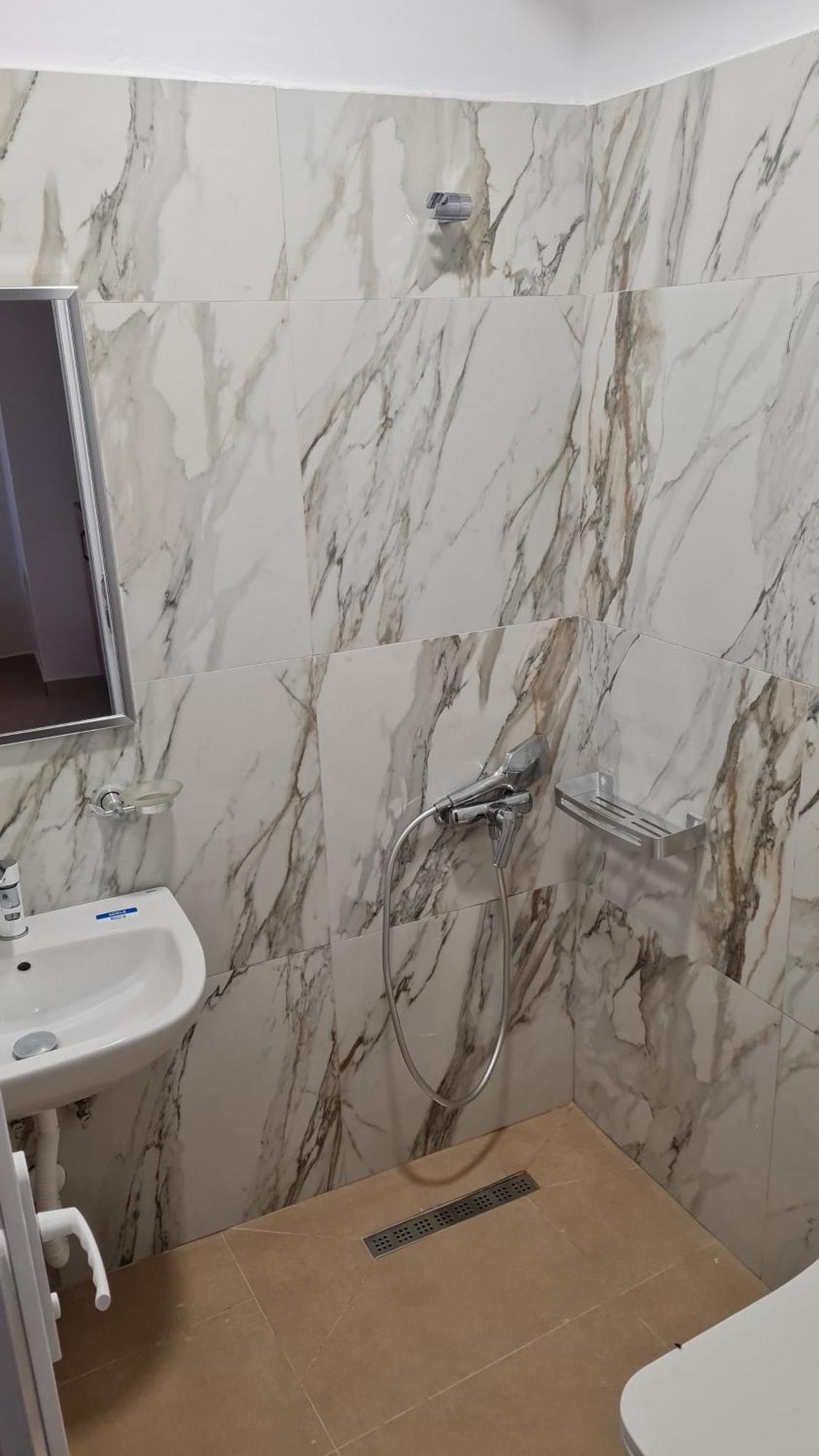 Sol Apartments Gjiri Lalzit Durres Exterior photo